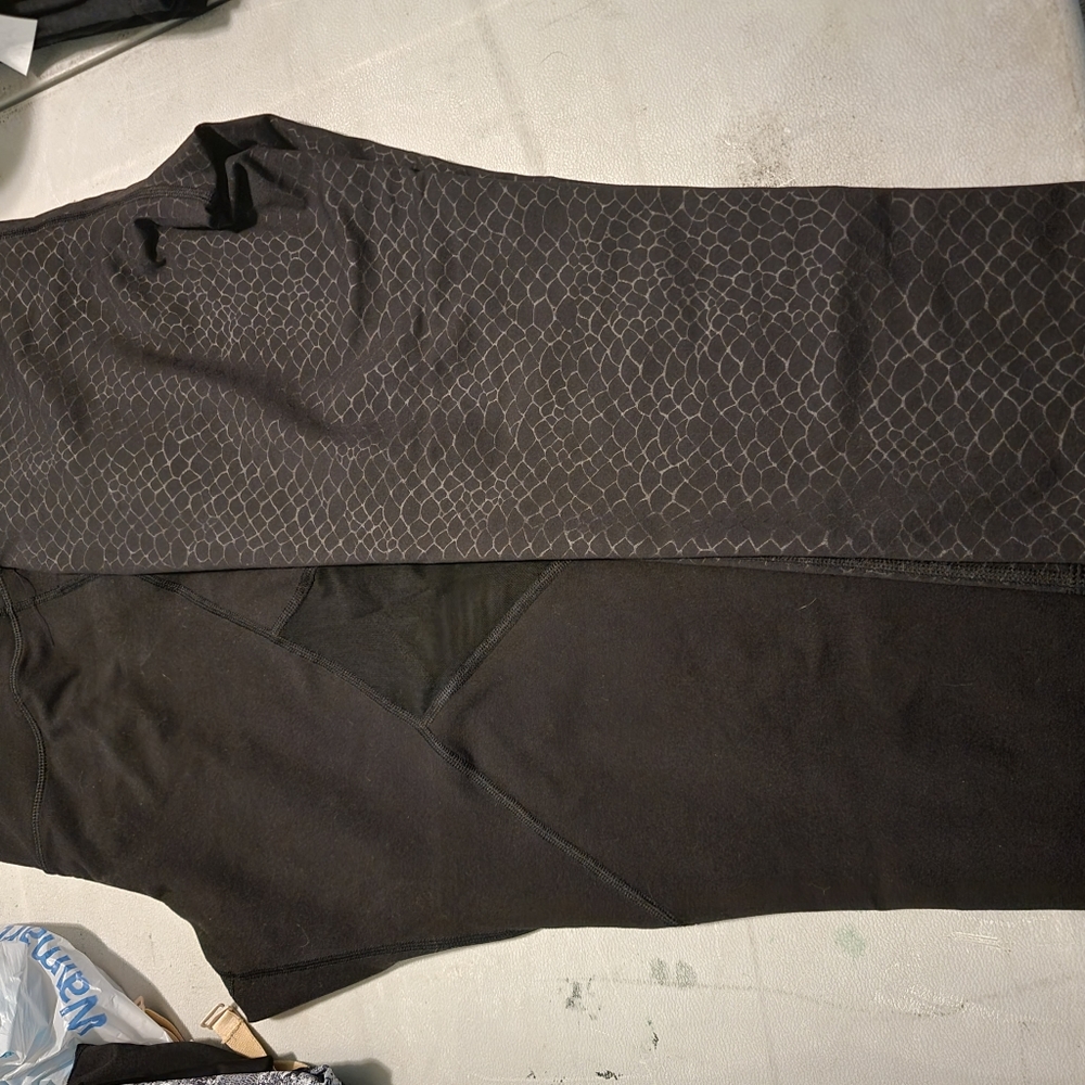 Old navy work out capris. Size large